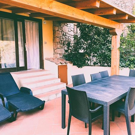 Bellissimo Appartamento Con Veranda Privata Al Centro Di Porto Rotondo Exterior photo
