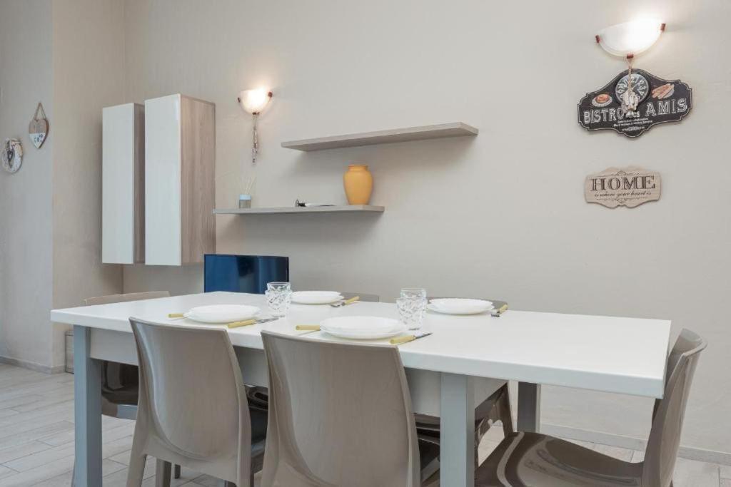 Bellissimo Appartamento Con Veranda Privata Al Centro Di Porto Rotondo Exterior photo