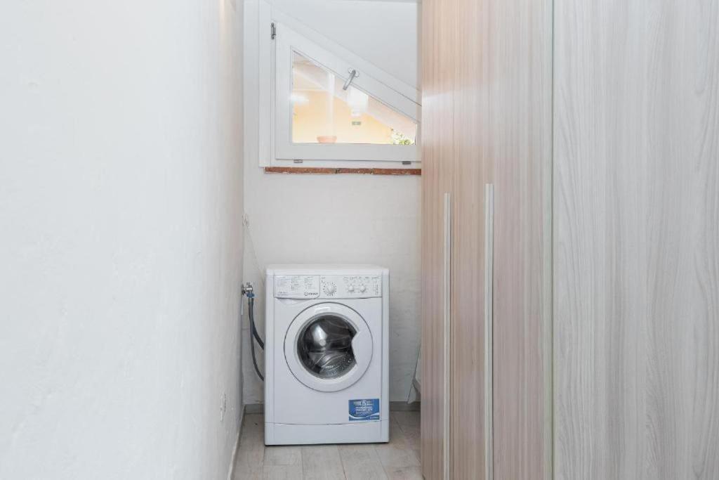 Bellissimo Appartamento Con Veranda Privata Al Centro Di Porto Rotondo Exterior photo